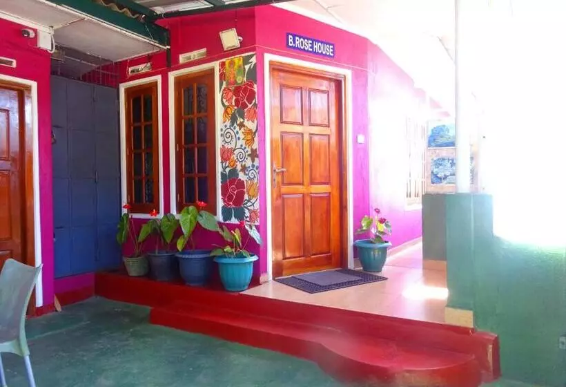 تختخواب و صبحانه B.rose House
