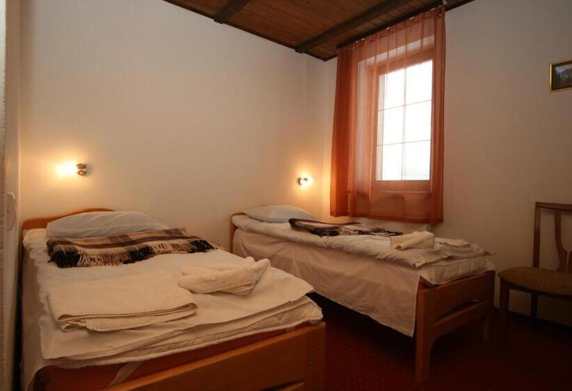 ホテル Alpenhof Pansion