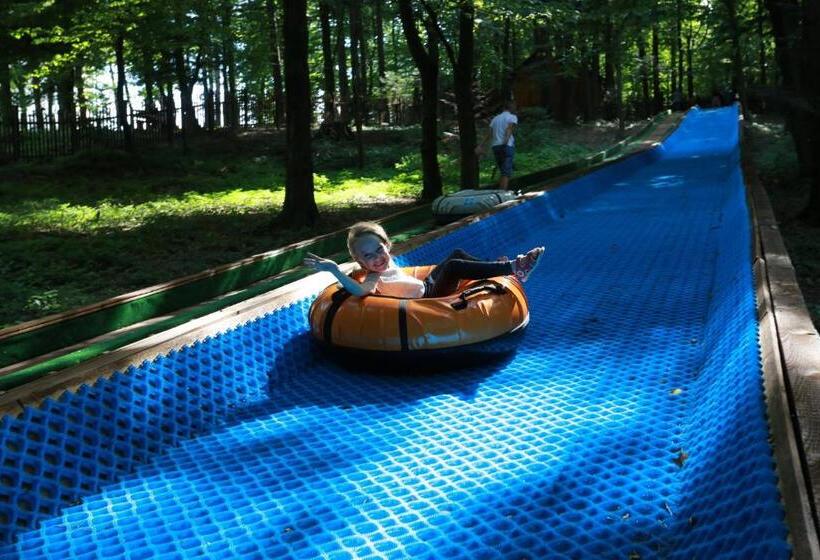 Lisova Pisnia Resort