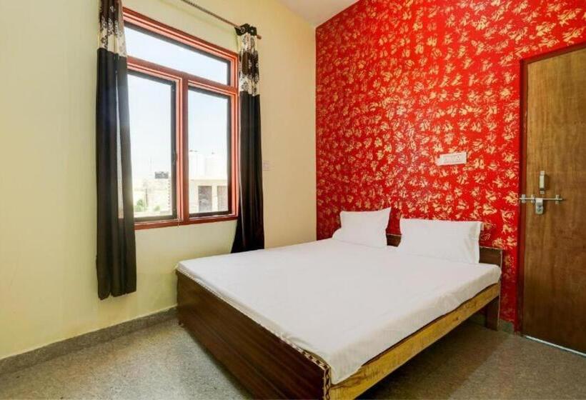 Goroomgo Hotel M J Agra Near Taj Mahal 950m