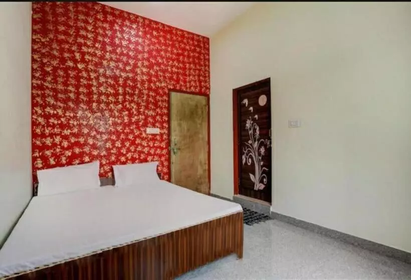 Goroomgo Hotel M J Agra Near Taj Mahal 950m