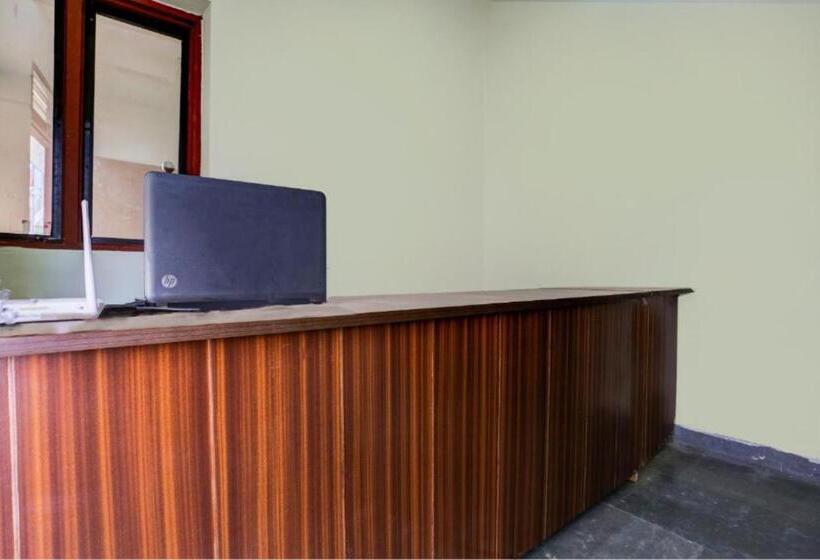 Goroomgo Hotel M J Agra Near Taj Mahal 950m