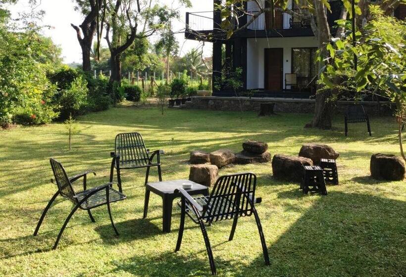 민박 Dambulla Rock Arch