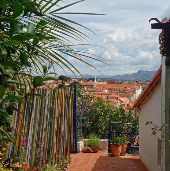 تختخواب و صبحانه La Selenita