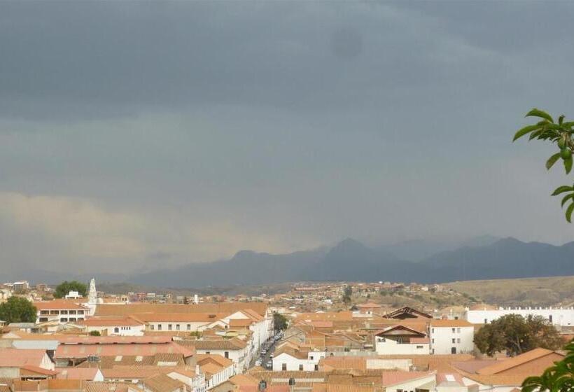 تختخواب و صبحانه La Selenita