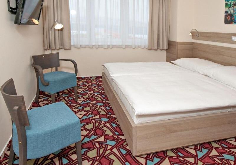 בית מלון כפרי Arena