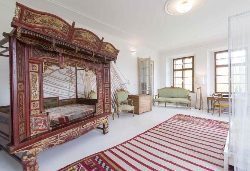 فندق Chateau Třebešice