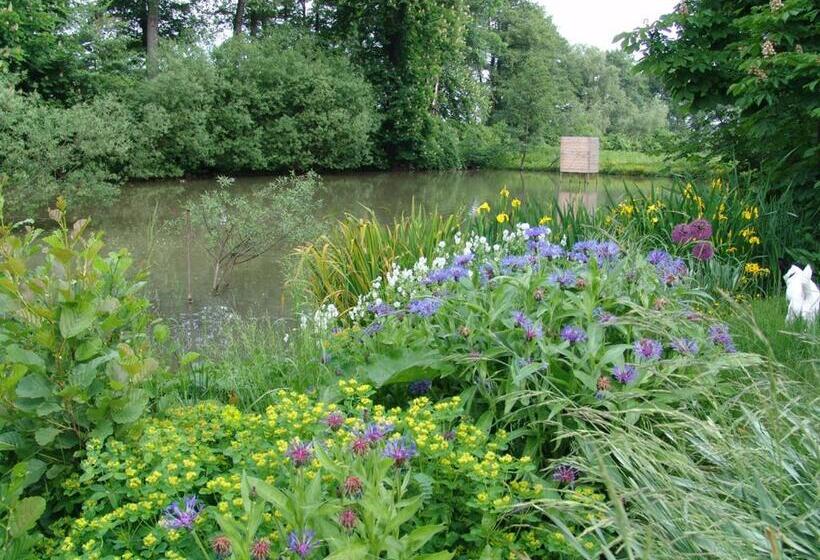 فندق Chateau Třebešice