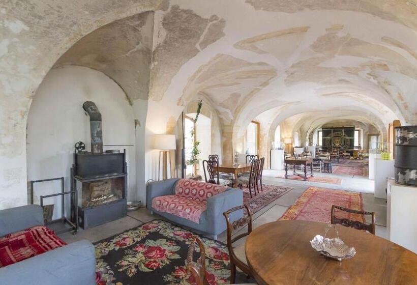 فندق Chateau Třebešice