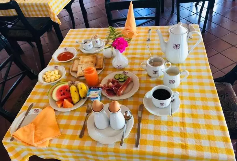 هتل Country Comfort