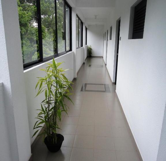 בית מלון כפרי Country Comfort