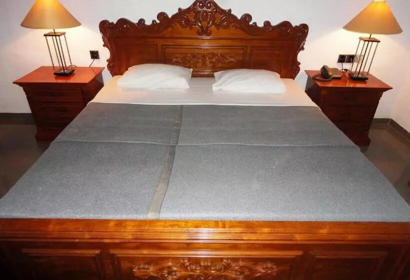هتل Country Comfort