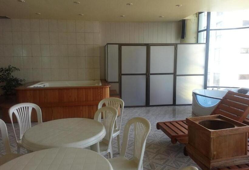 هتل Eden by Bluebay