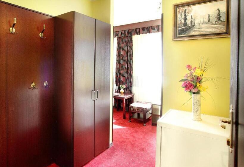 Отель Milan Vopicka