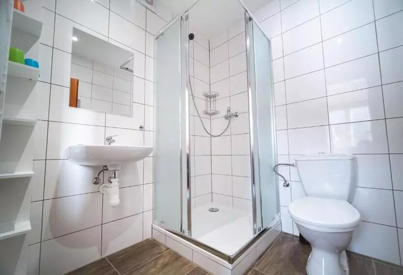 Hotelli Večernice