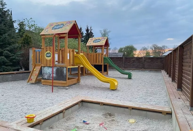 リゾートホテル Wellness Hotel & Minipivovar Kněžínek