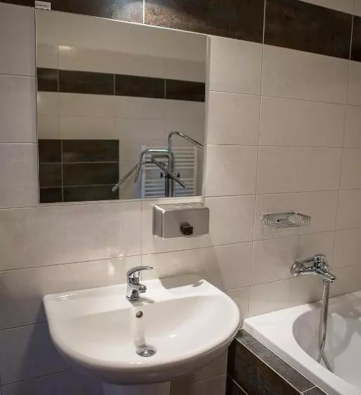 リゾートホテル Wellness Hotel & Minipivovar Kněžínek