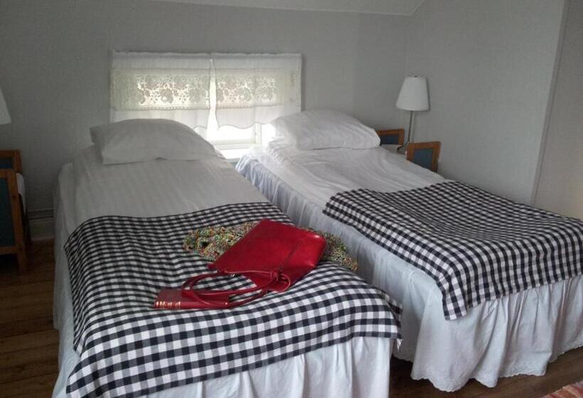 تختخواب و صبحانه Brunnsta Gård