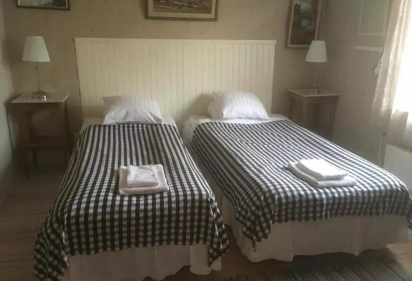 تختخواب و صبحانه Brunnsta Gård