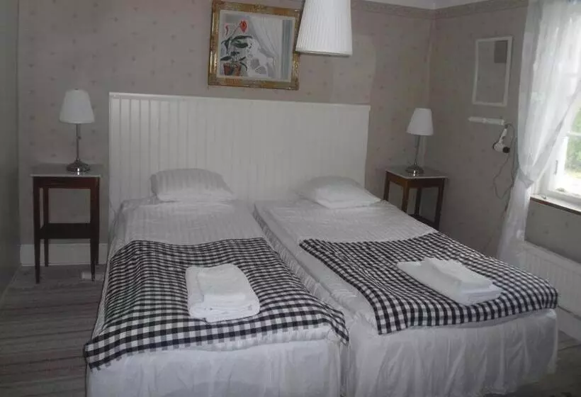 تختخواب و صبحانه Brunnsta Gård