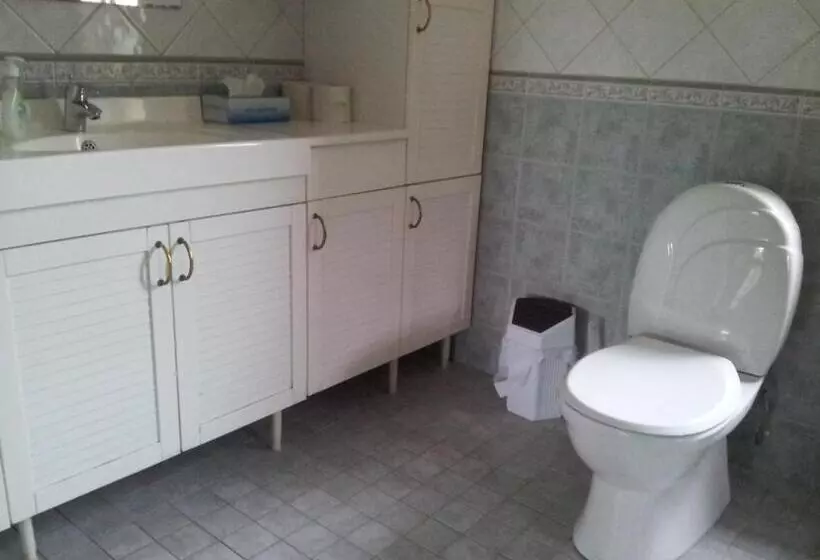 تختخواب و صبحانه Brunnsta Gård