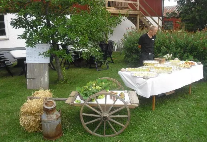 تختخواب و صبحانه Brunnsta Gård