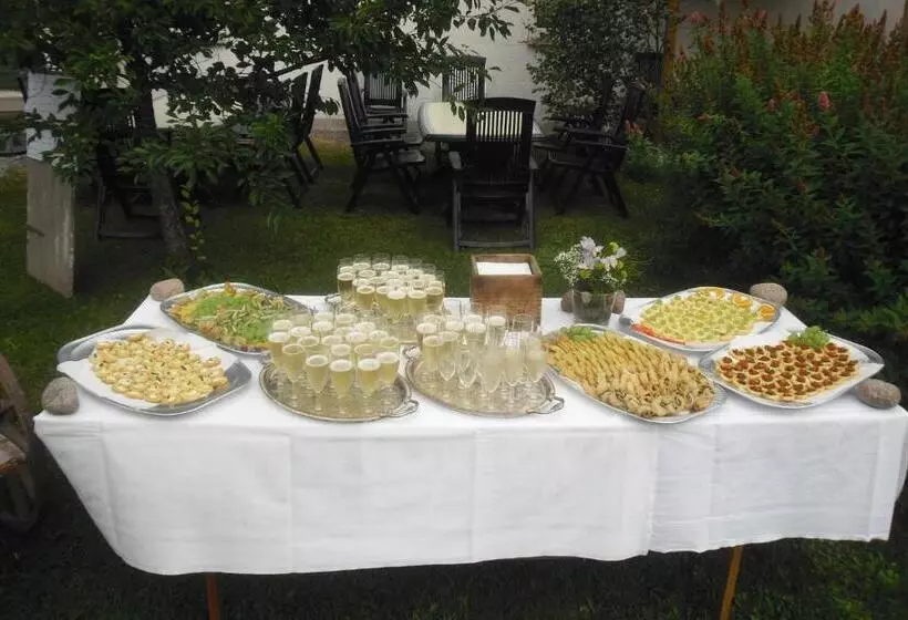 تختخواب و صبحانه Brunnsta Gård