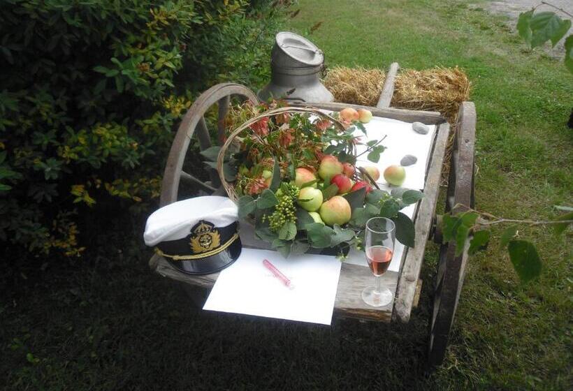 تختخواب و صبحانه Brunnsta Gård