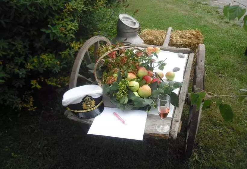 تختخواب و صبحانه Brunnsta Gård