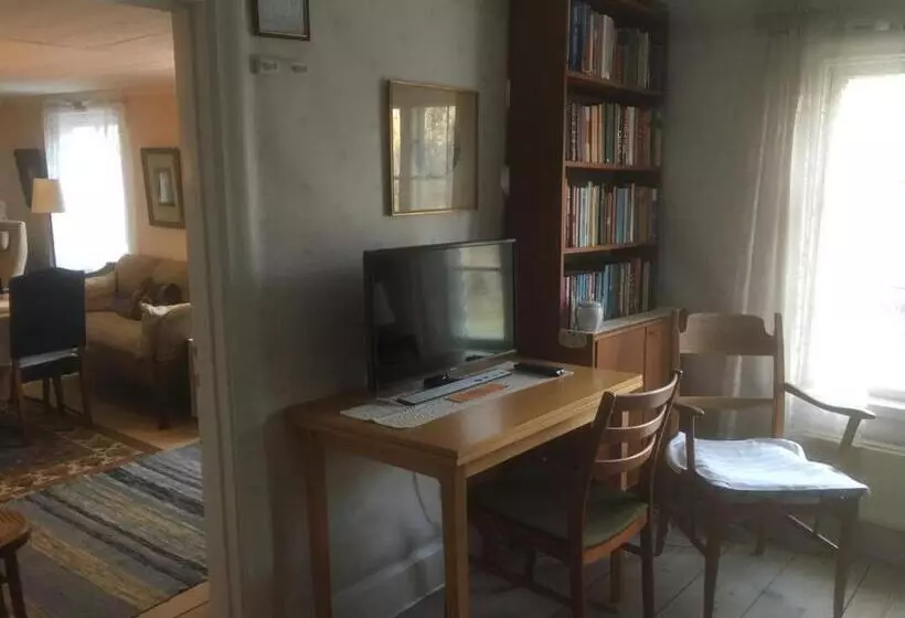 تختخواب و صبحانه Brunnsta Gård