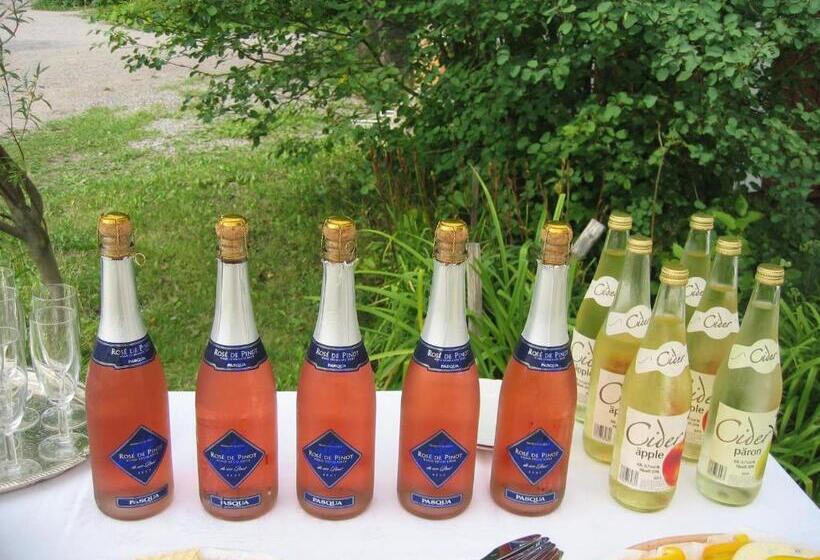 تختخواب و صبحانه Brunnsta Gård