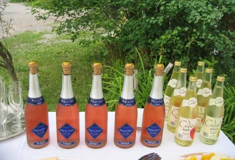 تختخواب و صبحانه Brunnsta Gård