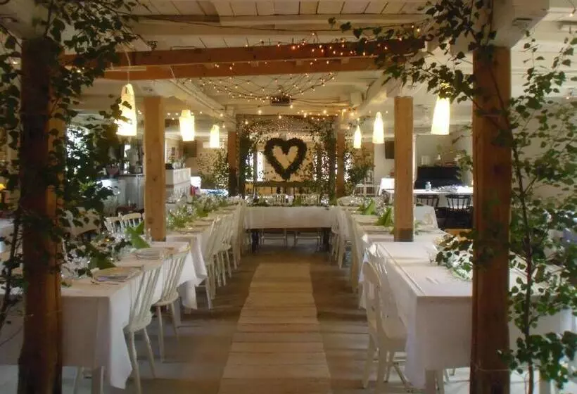 تختخواب و صبحانه Brunnsta Gård