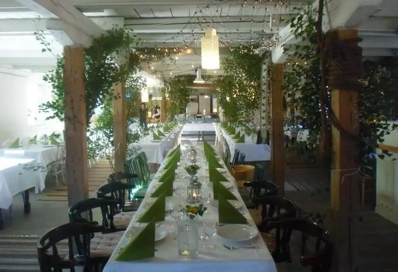 تختخواب و صبحانه Brunnsta Gård