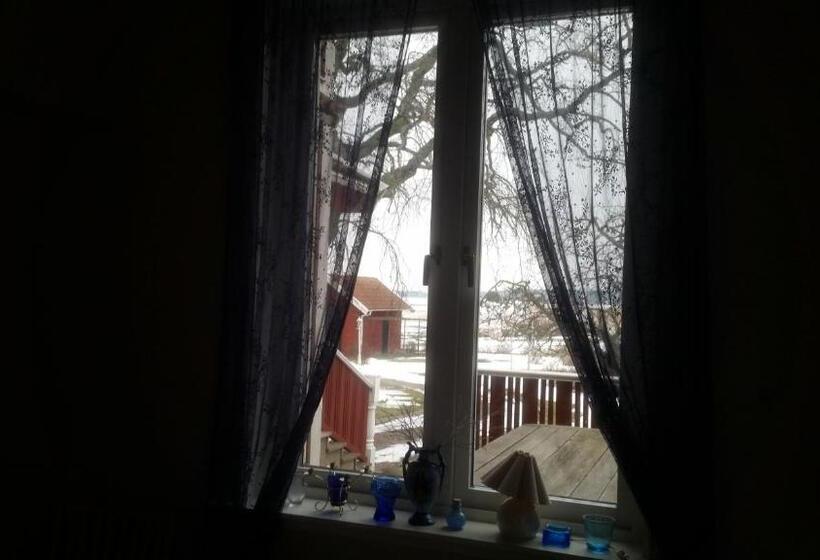 تختخواب و صبحانه Brunnsta Gård