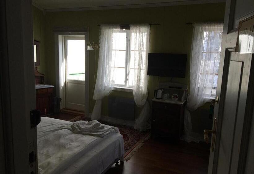 Bed and Breakfast Gjestehuset Ibsen