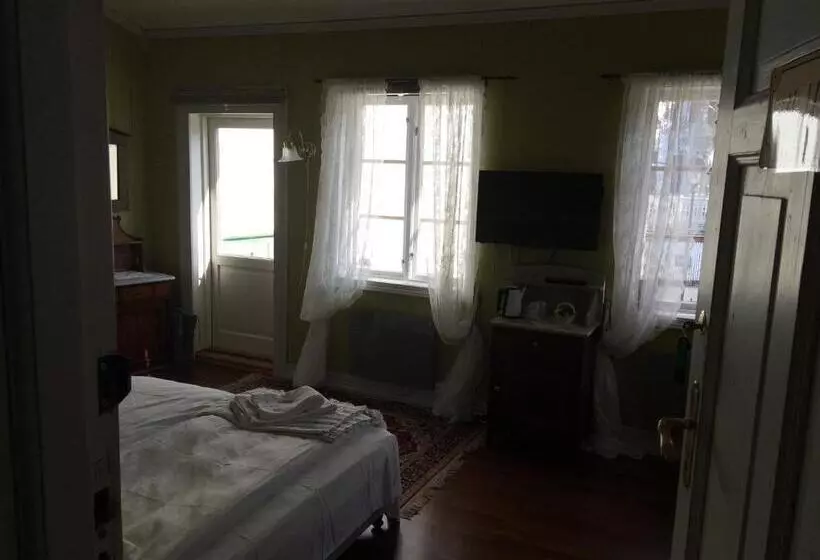 Bed and Breakfast Gjestehuset Ibsen