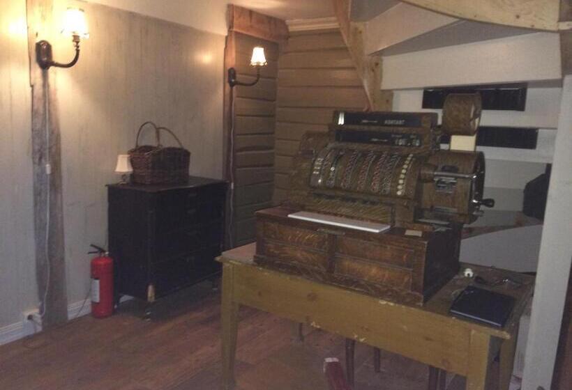 Bed and Breakfast Gjestehuset Ibsen