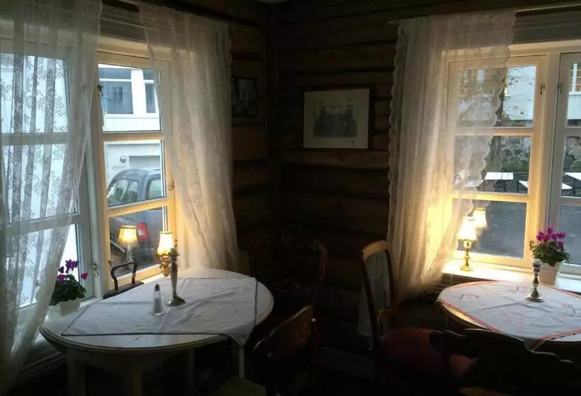 Bed and Breakfast Gjestehuset Ibsen