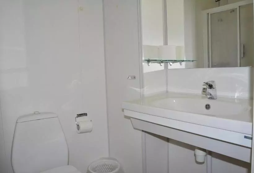 ホテル Narvik Budget Rooms