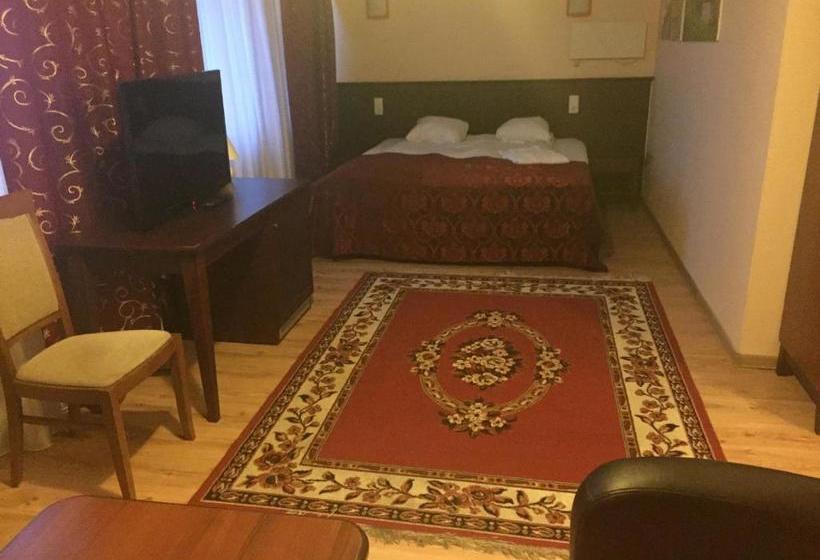 هتل Bed And Breakfast Taurage Center