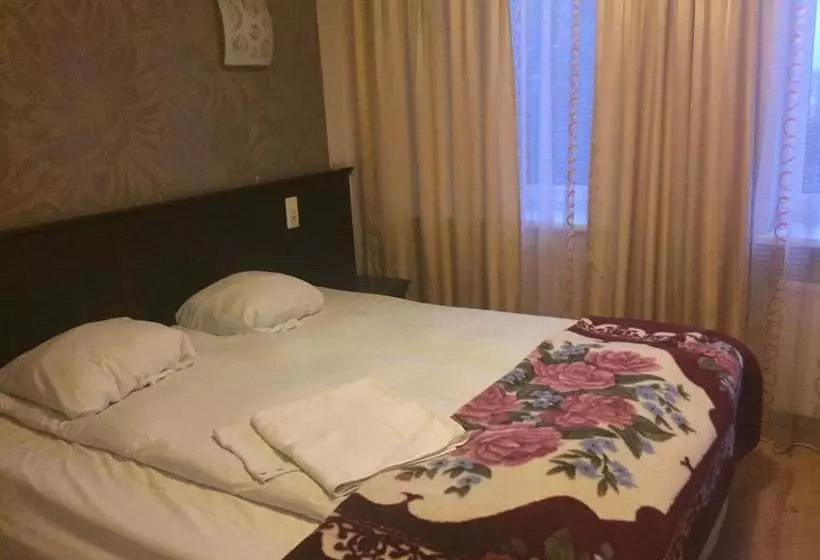 هتل Bed And Breakfast Taurage Center