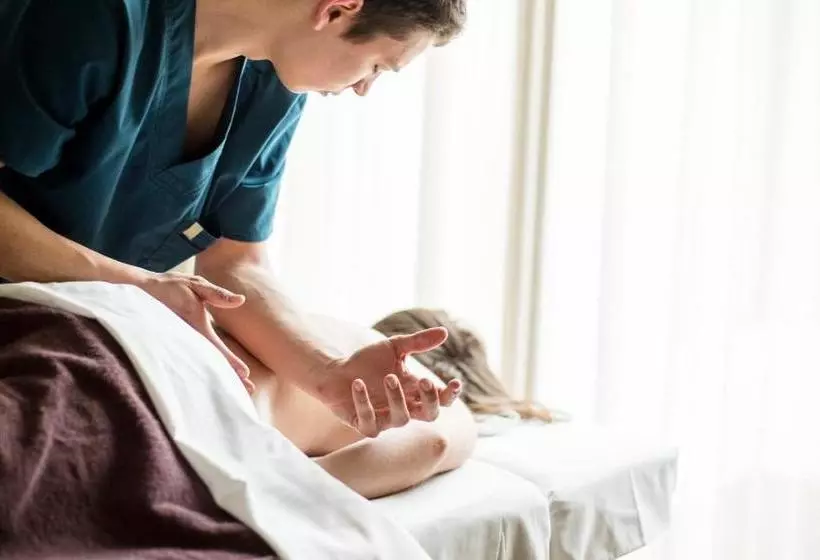 هتل Upa Medical Spa