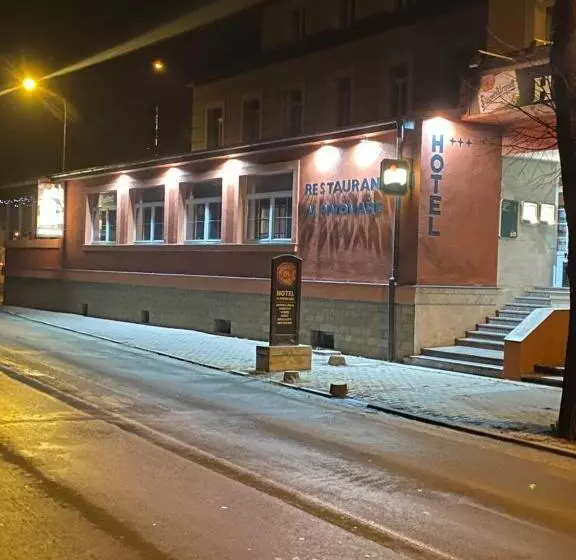 Hotelli V Pivovaře Davle