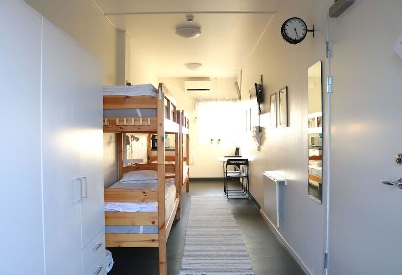 Kärraton Vandrarhem   Hostel