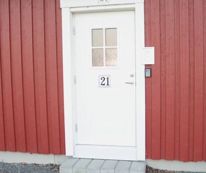 Kärraton Vandrarhem   Hostel