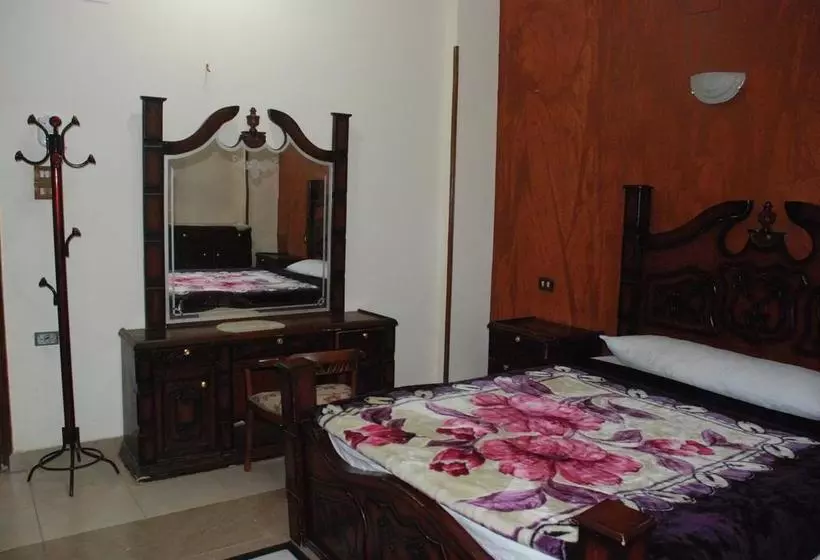 Queen Palace Hotel Luxor