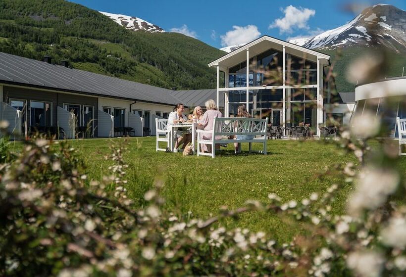 Valldal Fjordhotell   By Classic Norway Hotels
