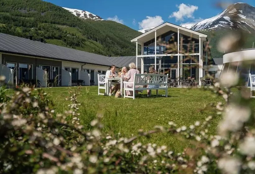 Valldal Fjordhotell   By Classic Norway Hotels