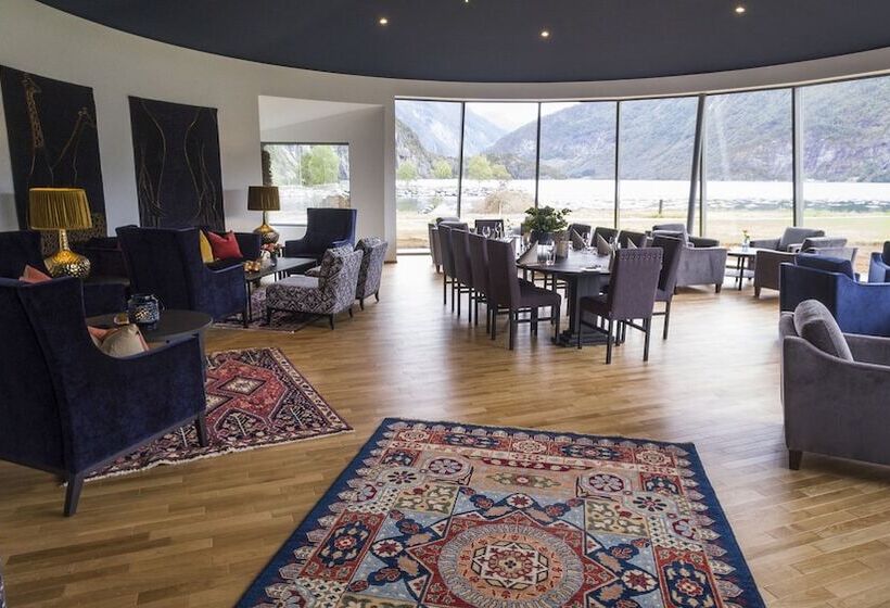 Valldal Fjordhotell   By Classic Norway Hotels